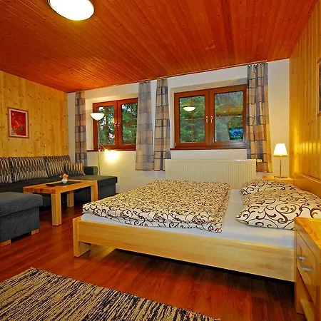 A Studia Miroslav Apartment *